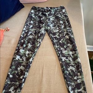 Camo High-Waisted Yoga Pants